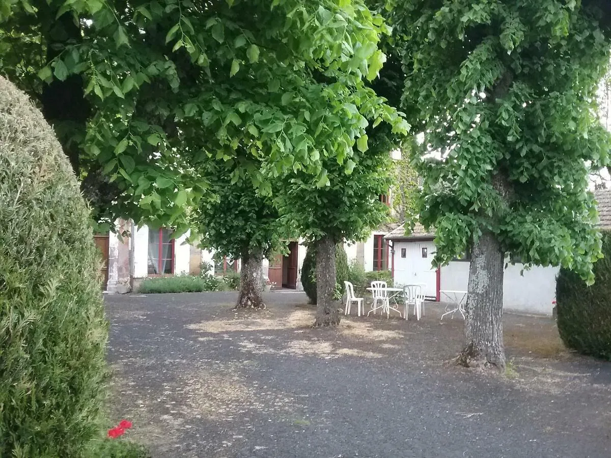 Hôtel Les Tilleuls à Besse-et-Saint-Anastaise 0*,  France